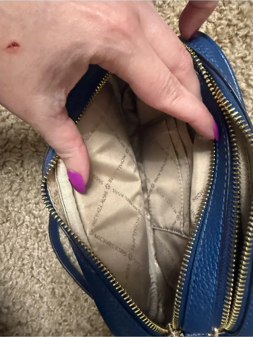 Michael Kors compact pebbled